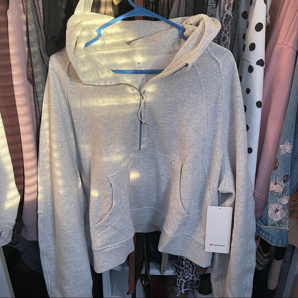 Lululemon NWT Grey Scuba Half zip